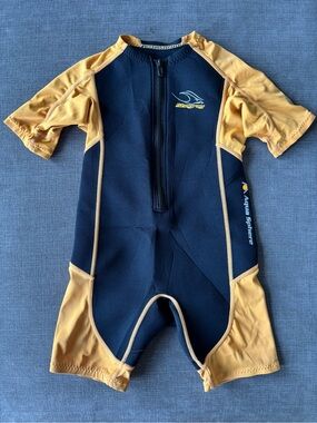 Aqua Sphere Kids Stingray Short Sleeve Wetsuit - Size 8